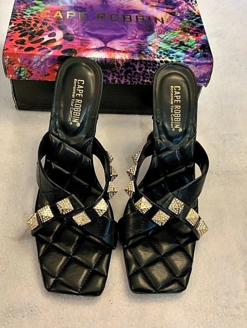 Cape Robbin Melina Black & Gold Studded 3” heels new size 11 sku 3405